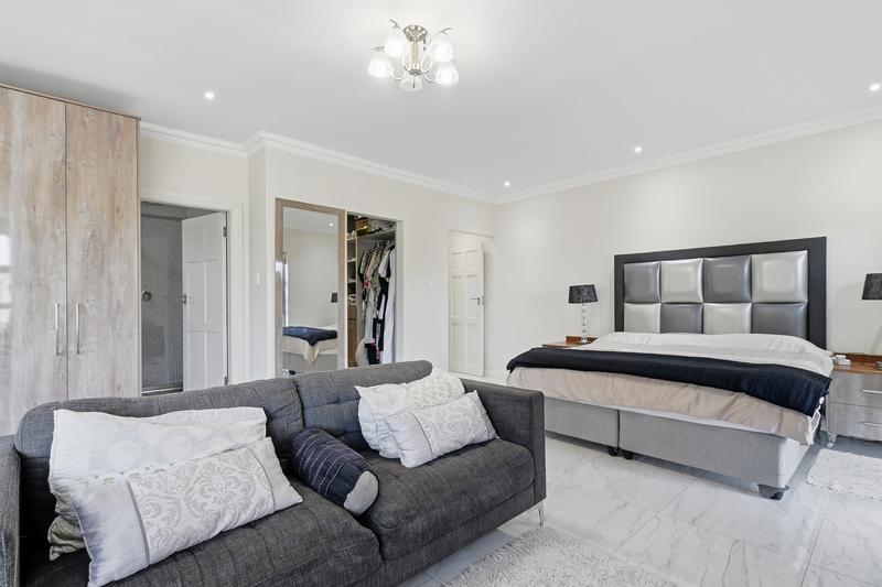 To Let 5 Bedroom Property for Rent in Pinelands Western Cape